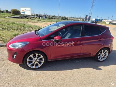 Usado Ford Fiesta Trend 85 CV (62 kW) 2017 Granate Berlina