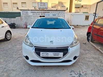 Blanco Usado 2014 Peugeot 208 Access Utilitario | 4999 € (Precio justo)