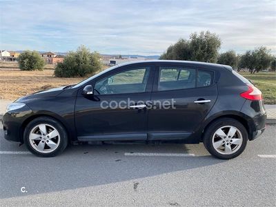 Usado Renault Mégane Dynamique 105 CV (77 kW) 2010 Negro Berlina