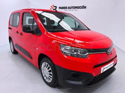 Usado Toyota Proace Verso Active 131 CV (96 kW) 2023 Rojo Familiar