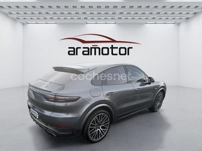 Gris / plata Usado 2021 Porsche Cayenne Coupe Coupe | 65.000 €