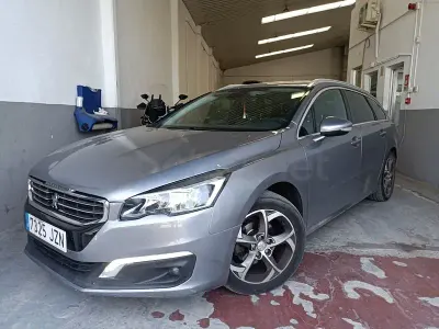 Usado Peugeot 508 SW Active 120 CV (88 kW) 2017 Azul Familiar