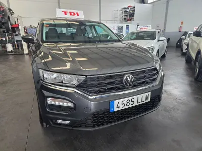 Usado VW T-Roc Edition 115 CV (84 kW) 2020 Gris / plata SUV