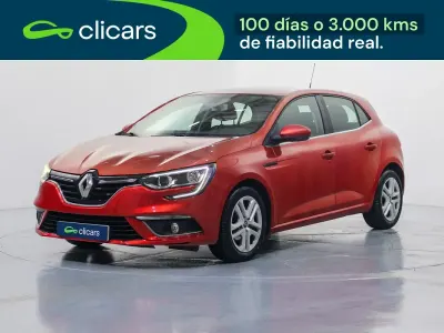 Usado Renault Mégane Intens 130 CV (95 kW) 2016 Rojo Berlina