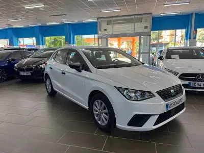 Usado Seat Ibiza Style Plus 95 CV (69 kW) 2019 Blanco Utilitario