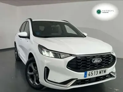 Usado Ford Kuga ST-Line 243 CV (178 kW) 2025 Blanco SUV