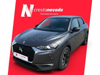 Usado DS Automobiles DS3 Crossback So Chic 110 CV (80 kW) 2021 Gris / plata SUV