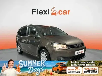 Usado VW Touran Business 105 CV (77 kW) 2015 Marrón Monovolumen