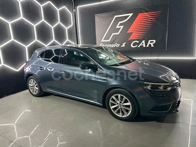 Usado Renault Mégane IV LIMITED 100 CV (73 kW) 2018 Azul Berlina