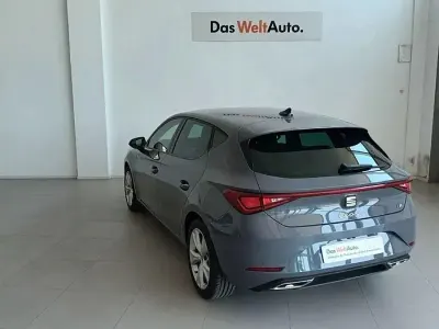 Usado Seat Leon FR 116 CV (85 kW) 2025 Gris