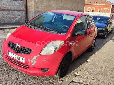 Używany Toyota Yaris Active 90 KM (66 kW) 2008 Czerwony Sedan/Limuzyna