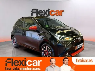 Usado Toyota Aygo x-style 72 CV (52 kW) 2021 Negro Utilitario