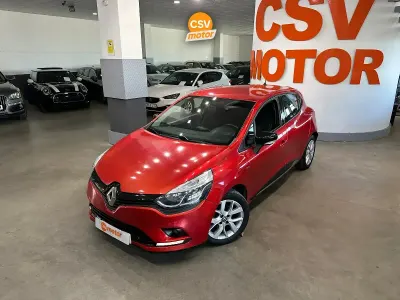 Usado Renault Clio IV LIMITED 75 CV (55 kW) 2019 Rojo Berlina