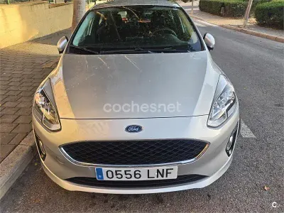 Usado Ford Fiesta Trend 75 CV (55 kW) 2021 Gris / plata Utilitario