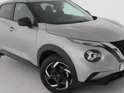 Usado Nissan Juke N-Connecta 114 CV (83 kW) 2024 Plata diamante SUV