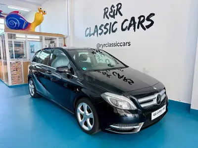 Usado Mercedes B200 156 CV (114 kW) 2013 Negro Monovolumen