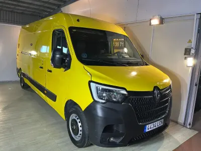 Usado Renault Master 135 CV (99 kW) 2019 Amarillo Berlina