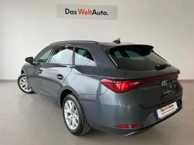 Usado Seat Leon Style 116 CV (85 kW) 2025 Gris Familiar