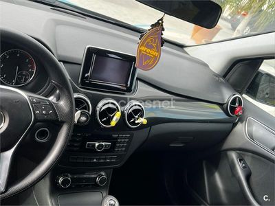 Mercedes B200