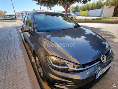 Usado VW Golf VII Advance 150 CV (110 kW) 2018 Gris / plata Berlina