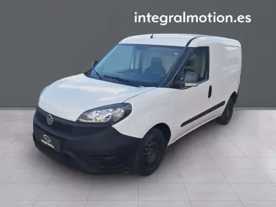 Usado Fiat Doblò 95 CV (69 kW) 2019 Blanco Monovolumen