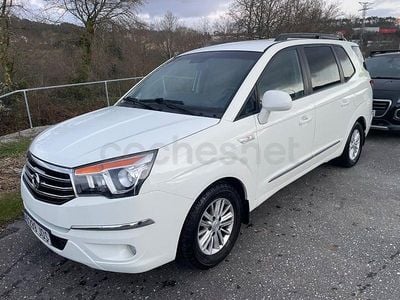 Usado Ssangyong (KGM) Rodius Limited 178 CV (130 kW) 2015 Blanco Monovolumen