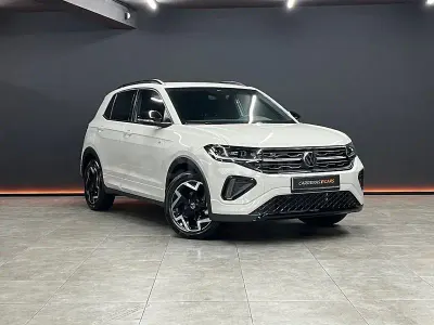 Usado VW T-Cross R-line 150 CV (110 kW) 2025 Gris / plata SUV