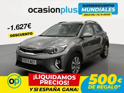 Usado Kia Stonic 100 CV (73 kW) 2025 Gris SUV