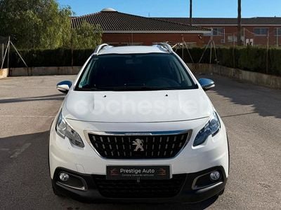 Usado Peugeot 2008 Active 100 CV (73 kW) 2016 Blanco SUV
