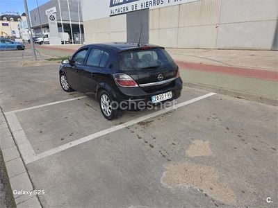 Negro Usado 2007 Opel Astra Enjoy Berlina | 2300 € (Precio justo)