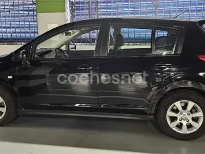 Usado Nissan Tiida Acenta 110 CV (80 kW) 2008 Negro Berlina