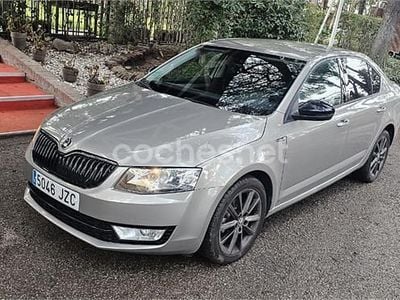 Usado Skoda Octavia Style 110 CV (80 kW) 2017 Marrón Berlina
