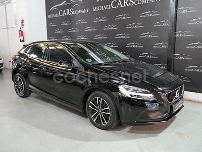Negro Usado 2018 Volvo V40 Momentum Berlina | 17.900 € (Un poco caro)