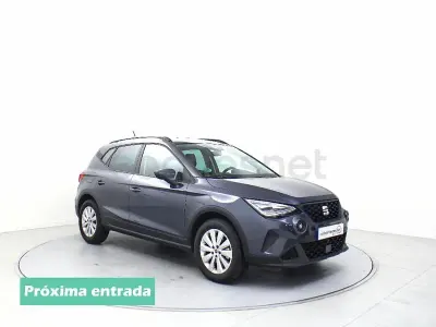 Usado Seat Arona Style 115 CV (84 kW) 2025 Gris / plata SUV