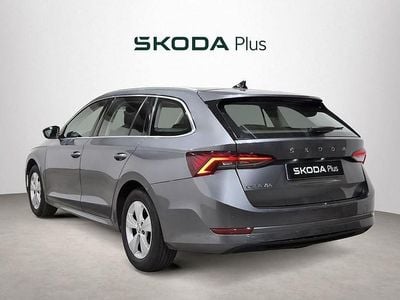 Usado Skoda Octavia Ambition 150 CV (110 kW) 2022 Gris Familiar