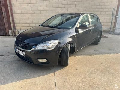 Negro Usado 2010 Kia Ceed Plus Utilitario | 3099 €