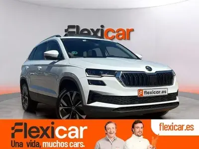 Usado Skoda Karoq Ambition 150 CV (110 kW) 2023 Blanco SUV