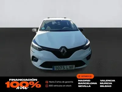 Używany Renault Clio V Business 101 KM (74 kW) 2022 Biały Hatchback