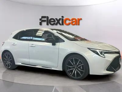 Usado Toyota Corolla Edition 140 CV (102 kW) 2024 Blanco Familiar