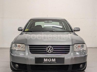 Gris / plata Usado 2003 VW Passat Highline Berlina | 6990 € (Caro)