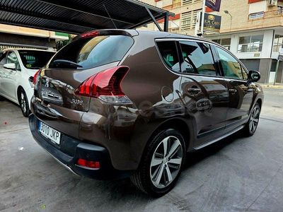 Granate Usado 2015 Peugeot 3008 Allure Berlina | 8995 € (Un poco caro)