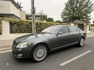 Usado Mercedes S500L 388 CV (285 kW) 2008 Gris / plata Berlina