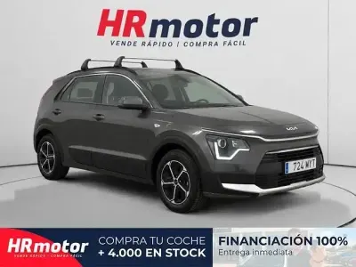 Usado Kia Niro 129 HP (94 kW) 2025 Branco SUV