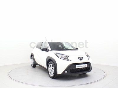Usado Toyota Aygo X Play 72 CV (52 kW) 2025 Blanco SUV