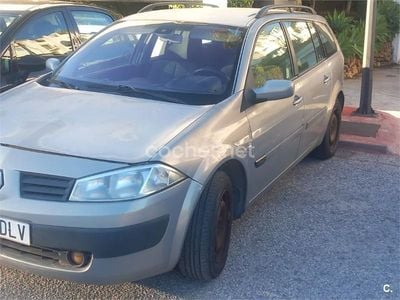 Gris / plata Usado 2005 Renault Mégane GrandTour Dynamique Familiar | 1800 € (Buen precio)