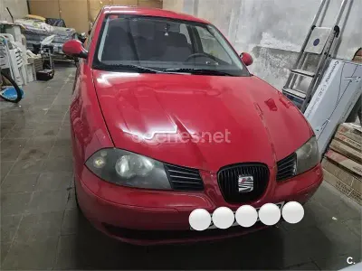 Usado Seat Ibiza 75 CV (55 kW) 2005 Rojo Utilitario