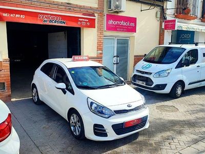 Usado Kia Rio 84 CV (61 kW) 2015 Blanco Berlina