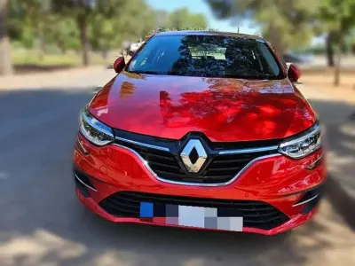 Usado Renault Mégane II Intens 116 CV (85 kW) 2021 Rojo Berlina