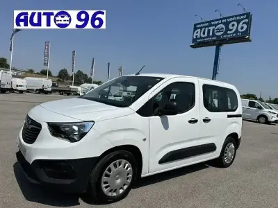 Usado Opel Combo Edition 100 CV (73 kW) 2022 Blanco Monovolumen
