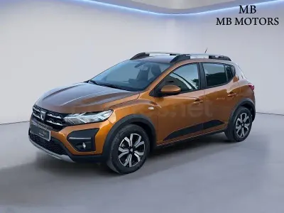 Usado Dacia Sandero Expression 110 CV (80 kW) 2022 Naranja Berlina